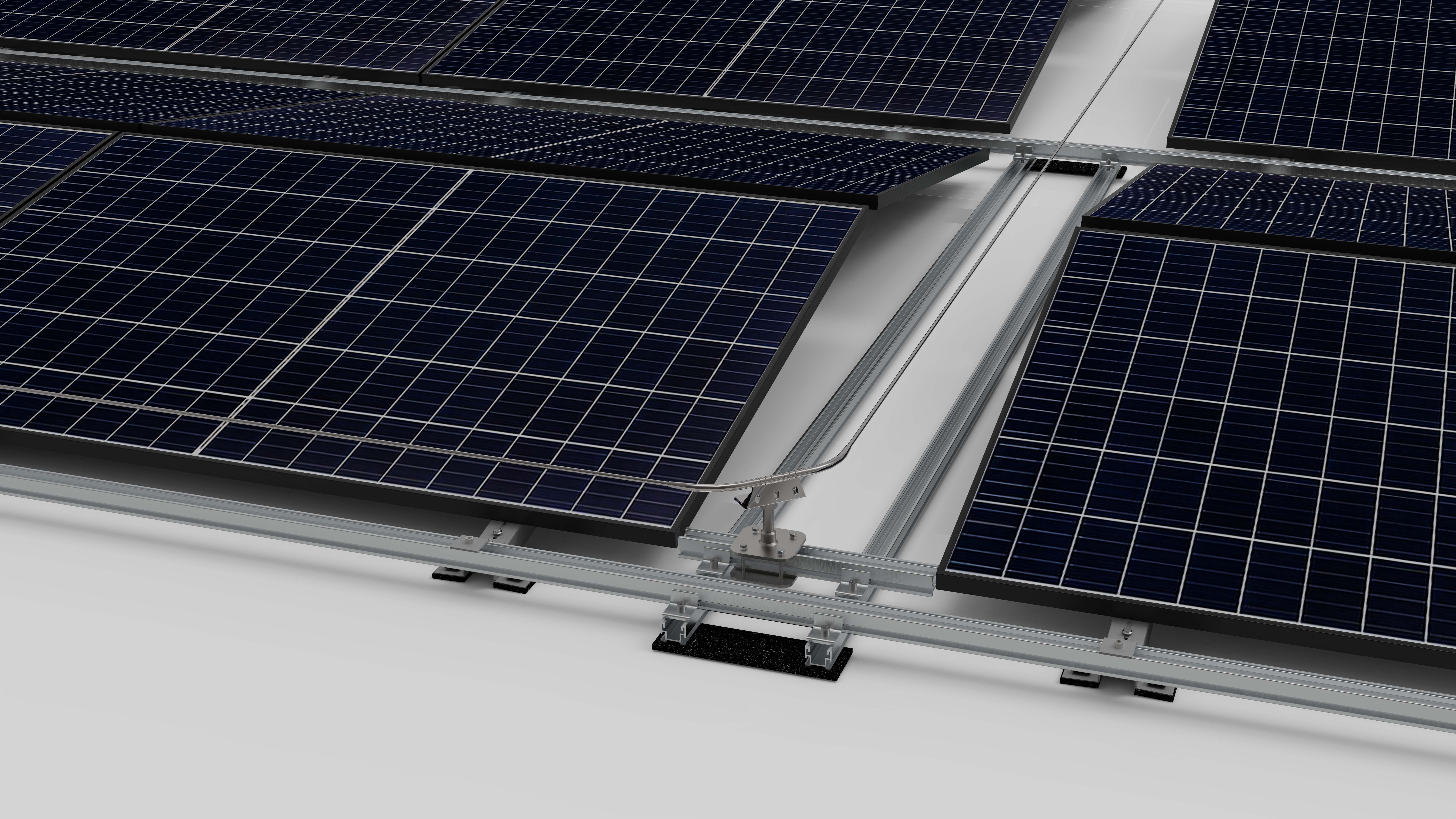 Sicher: Die neue Version der SmartSolarBox hat eine anbaubare zertifizierte Absturzsicherung.  Copyright: Smartvolt AG