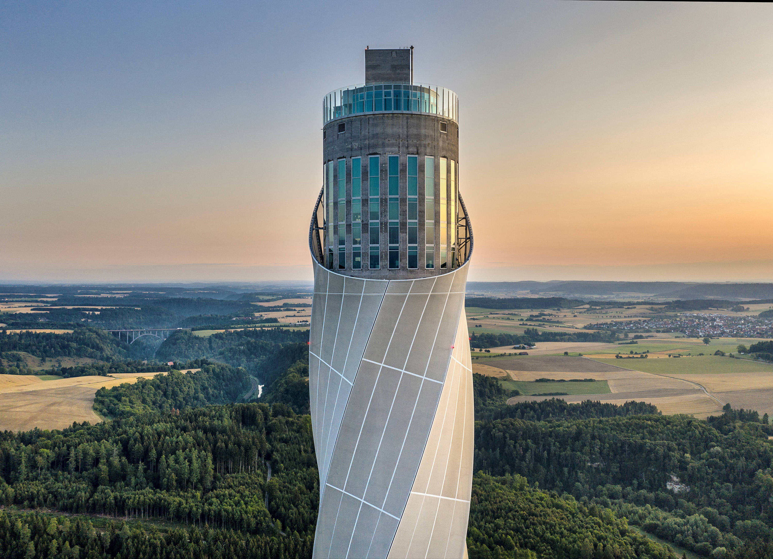 Neues Denken auf 246 Metern – Die ERP-Spezialisten von Aptean laden zum KI-Kundenevent in den Testturm Rottweil.
