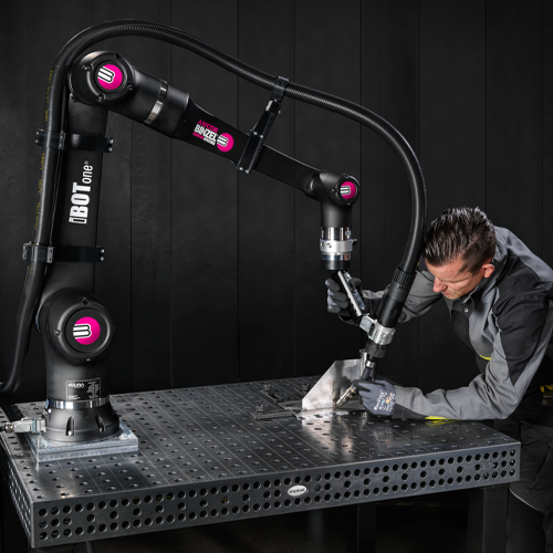 Schweiß-Cobot iBOTone® von ABICOR BINZEL