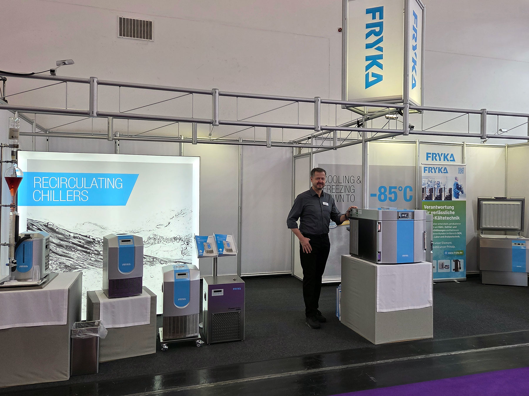 FRYKA-Kältetechnik überzeugt auf der analytica 2026 mit Herstellernähe und einem breiten Produktsortiment